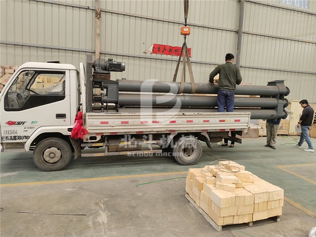 循環(huán)水冷炭機(jī)能耗低,裝車交付濟(jì)源客戶